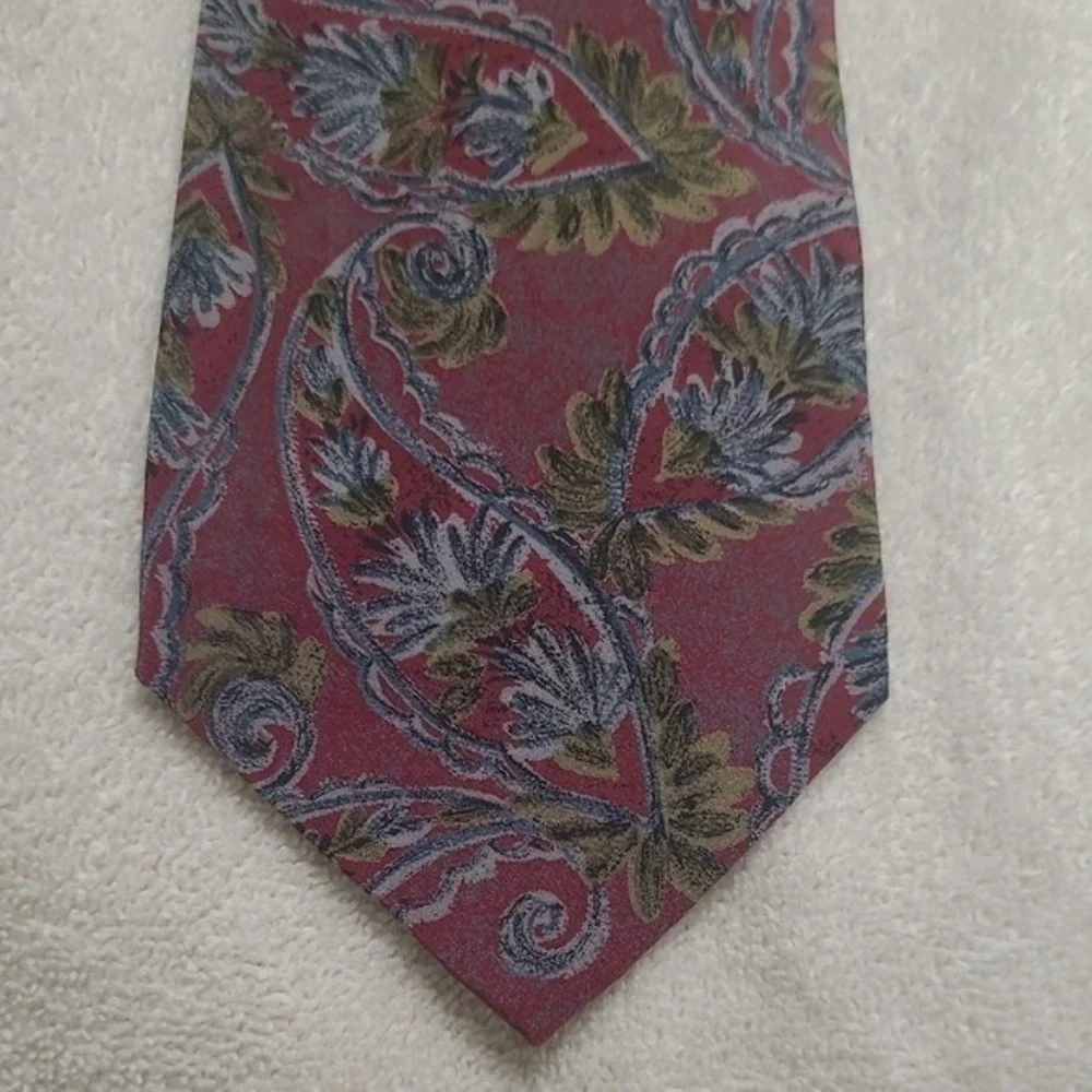 Torriani Elegant Mens Neckties Lot of 2 Paisley and Geometric‎ Patterned